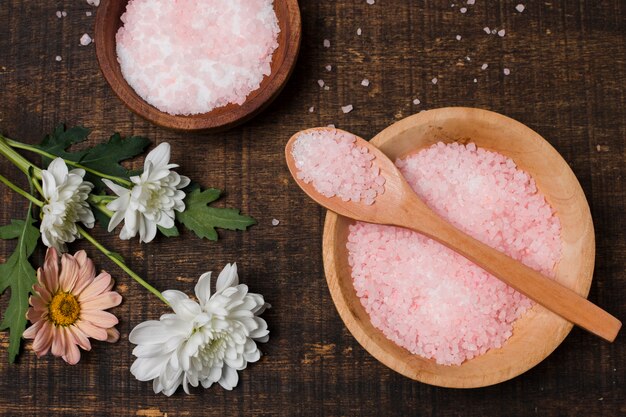 10 Convincing Benefits of Indulging in a Himalayan Pink Salt Bath