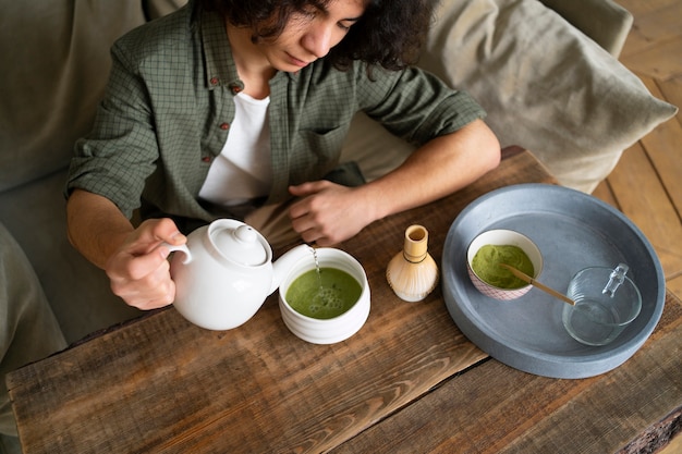 8 Compelling Benefits of Applying Green Tea to Your Face + DIY Recipes!