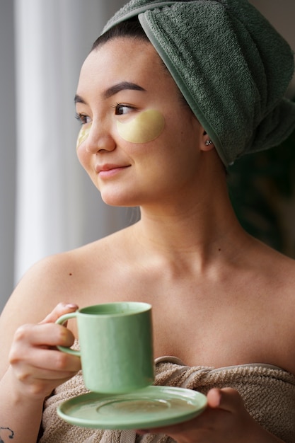 8 Compelling Benefits of Applying Green Tea to Your Skin + DIY Recipes!