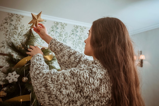 Three Delightful DIY Christmas Room Spray Formulations